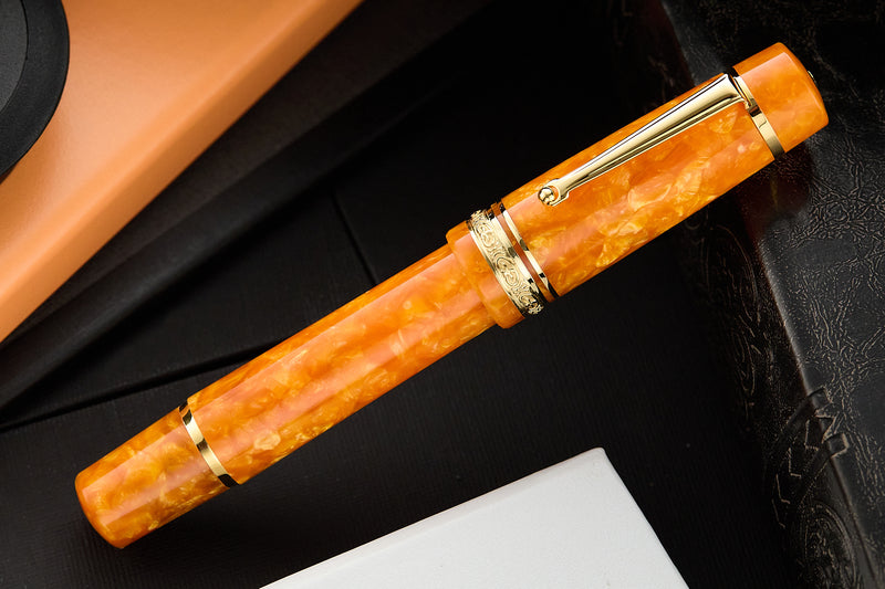 Delta DV Original Oversize Fountain Pen - Oro