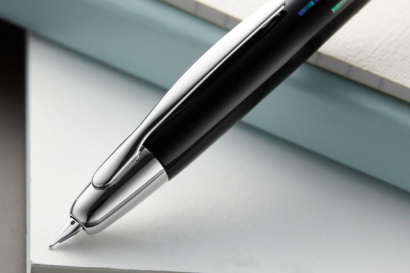 Pilot Vanishing Point Fountain Pen - Raden Stripe