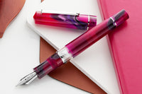 Delta Duna Fountain Pen - Mirage Magenta