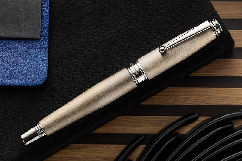 Monteverde Invincia Deluxe Fountain Pen - Graphite (Limited Edition)