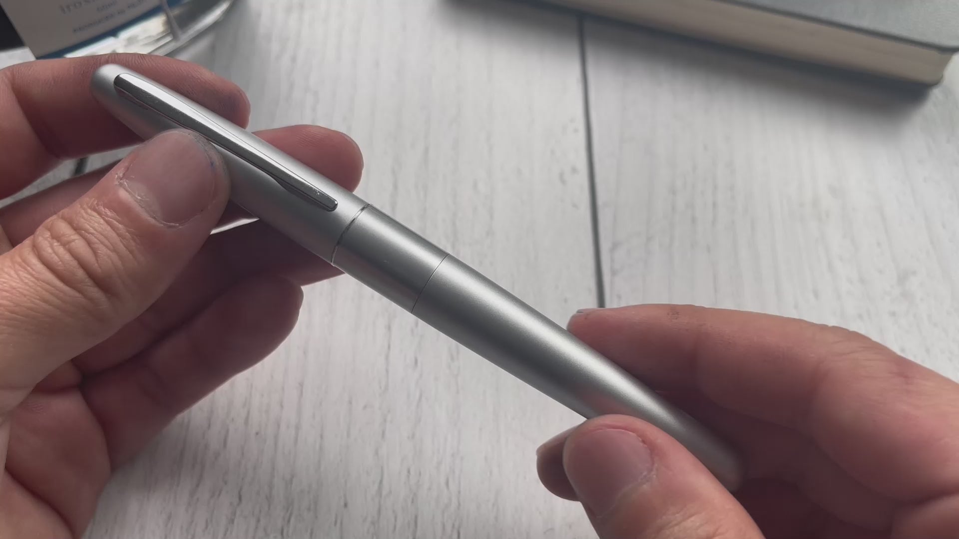 Video of Pilot Metropolitan in silver