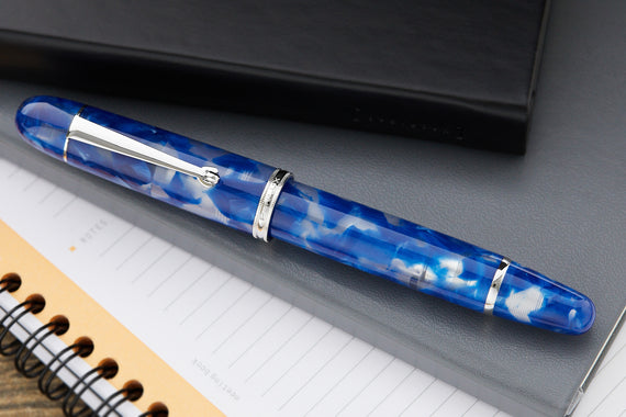 Penlux Masterpiece Grande Fountain Pen - Koi Blue & White