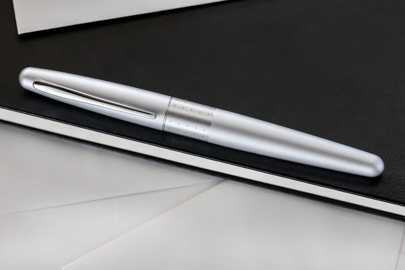 Pilot Metropolitan Fountain Pen - Silver Dots