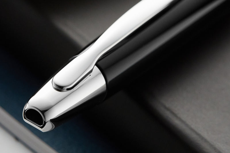 Pilot Vanishing Point Fountain Pen - Black/Rhodium